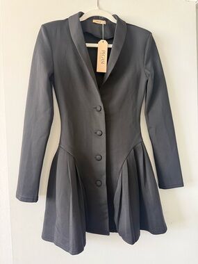 PEGASI Women's Black Fitted Peplum Blazer